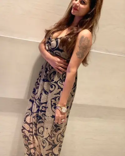 Thasra Escort